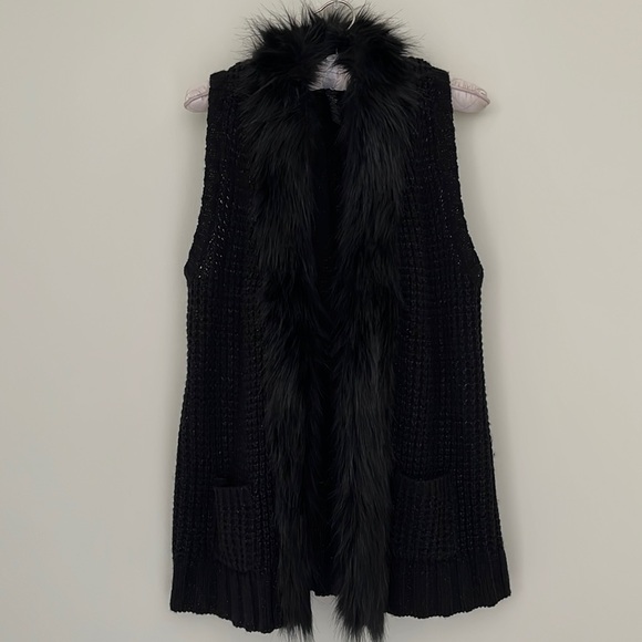 Style & Co Women’s Vest with faux fur Color Black - Picture 2 of 5